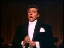 Singing Vesti la Giubba in The Great Caruso